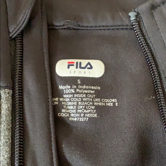 Like new Fila  reflective 1/4 zip - Picture 5 of 7